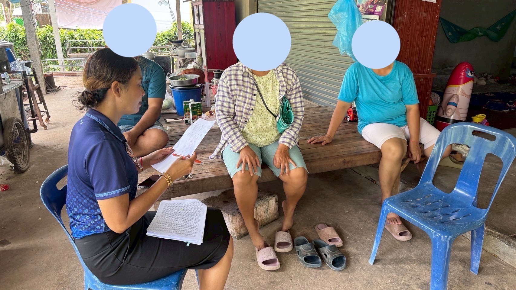 พช.ขุขันธ์ ติดตามหนี้กองทุนพัฒนาบทบาทสตรี